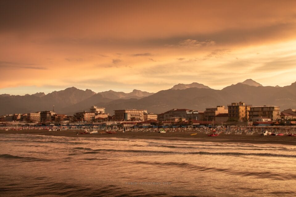 Le Spiagge Di Lido Di Camaiore All'alba