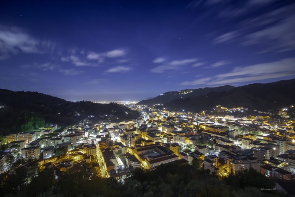 Veduta Notturna Della Città Di Carrara